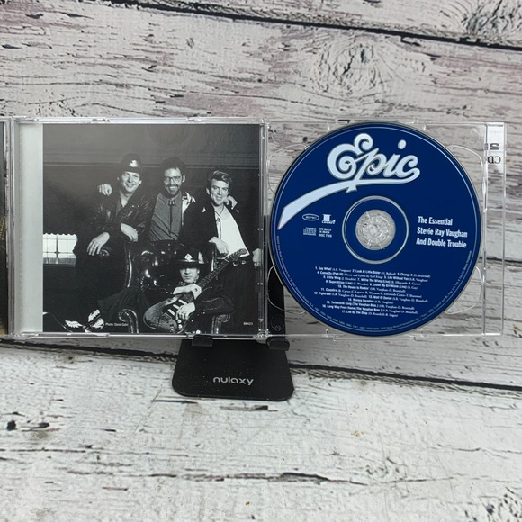 Stevie Ray Vaughan And Double Trouble - The Essential [2002‎ 2-CD Set] - Picture 7 of 8